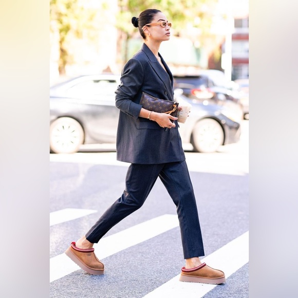 Ugg Tazz Slippers Chestnut Slides Shoes Chestnut NWT NIB WOMEN - Picture 9 of 10